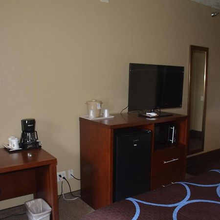ซูเปอร์ 8 บาย วินด์แฮม แอลทูนา Hotel อัลทูนา ภายนอก รูปภาพ